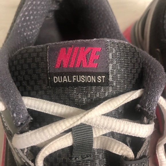 Nike Running Shoes Size 8.5 - Picture 2 of 5
